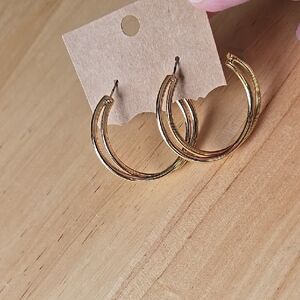 Elegant Gold Tone Hoop Earrings Wonens Jewelry Preowned